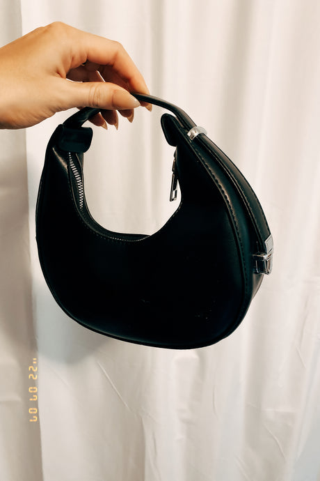 Half Moon Shoulder Bag Black